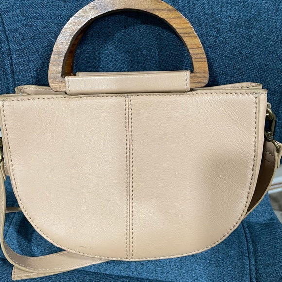 Lot of 9 Purses. New and like new - Picture 14 of 17